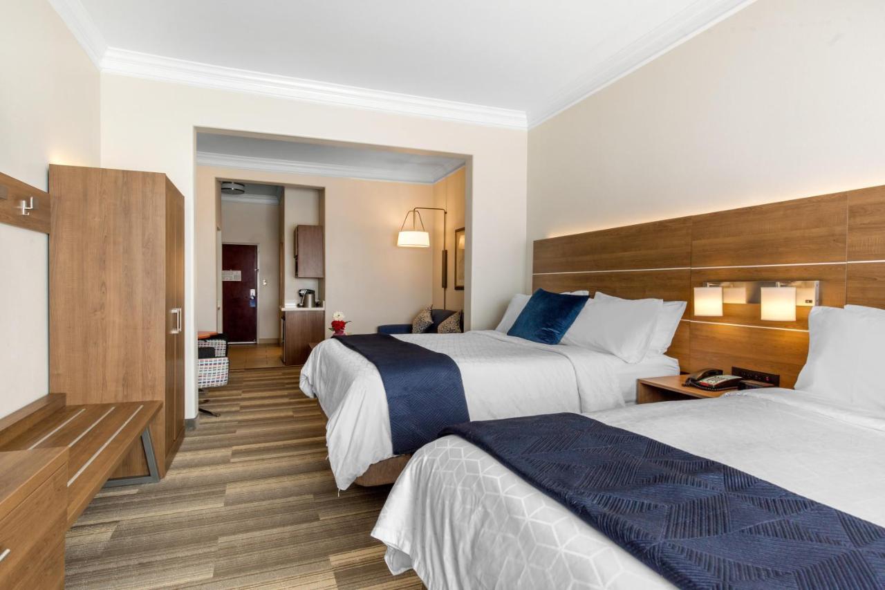Holiday Inn Express Houston-Alvin By Ihg Exterior photo