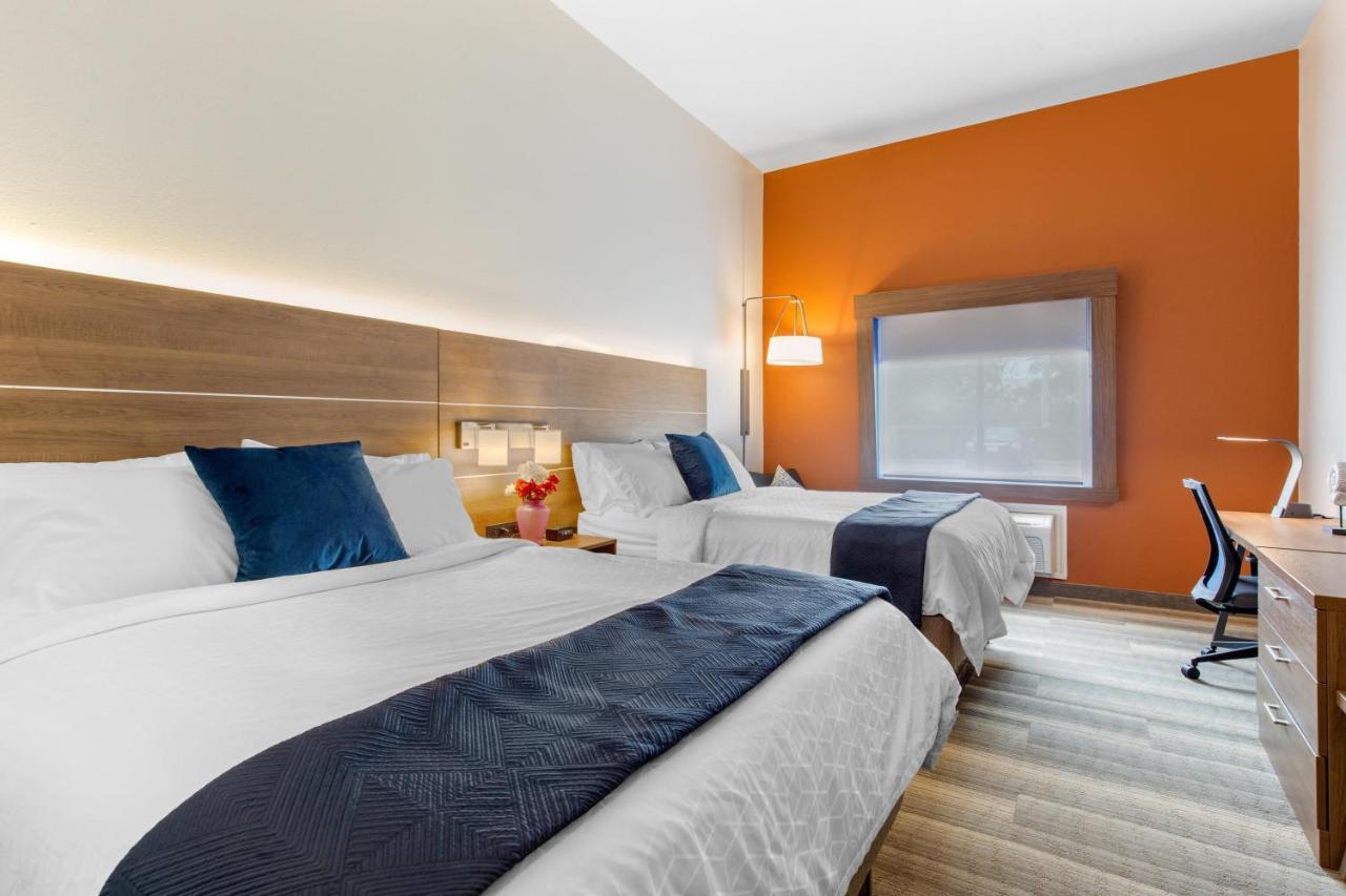 Holiday Inn Express Houston-Alvin By Ihg Room photo