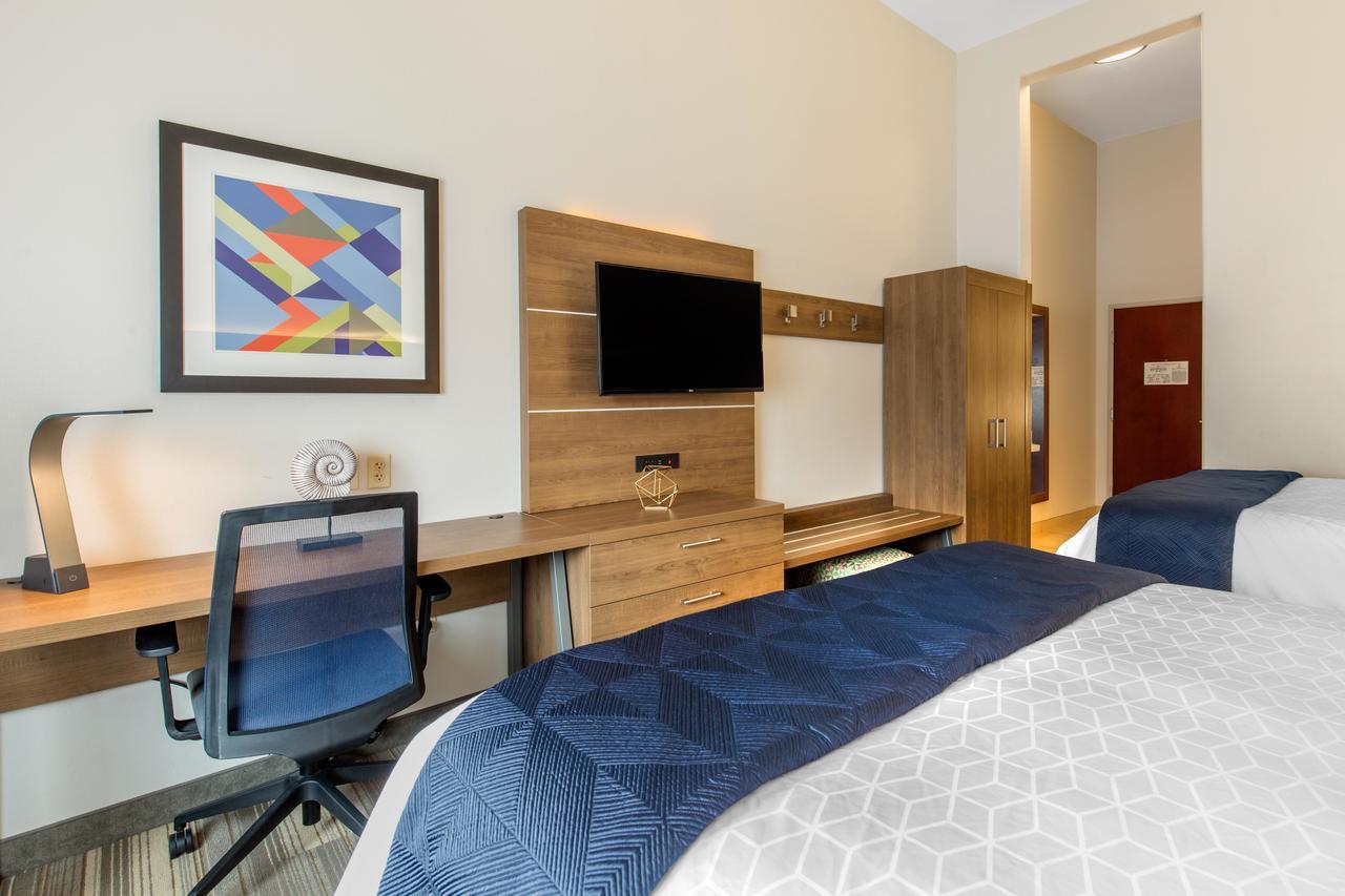 Holiday Inn Express Houston-Alvin By Ihg Exterior photo