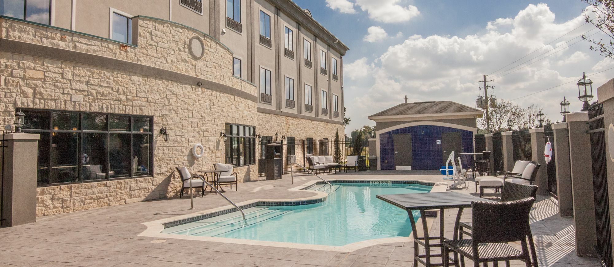 Holiday Inn Express Houston-Alvin By Ihg Exterior photo