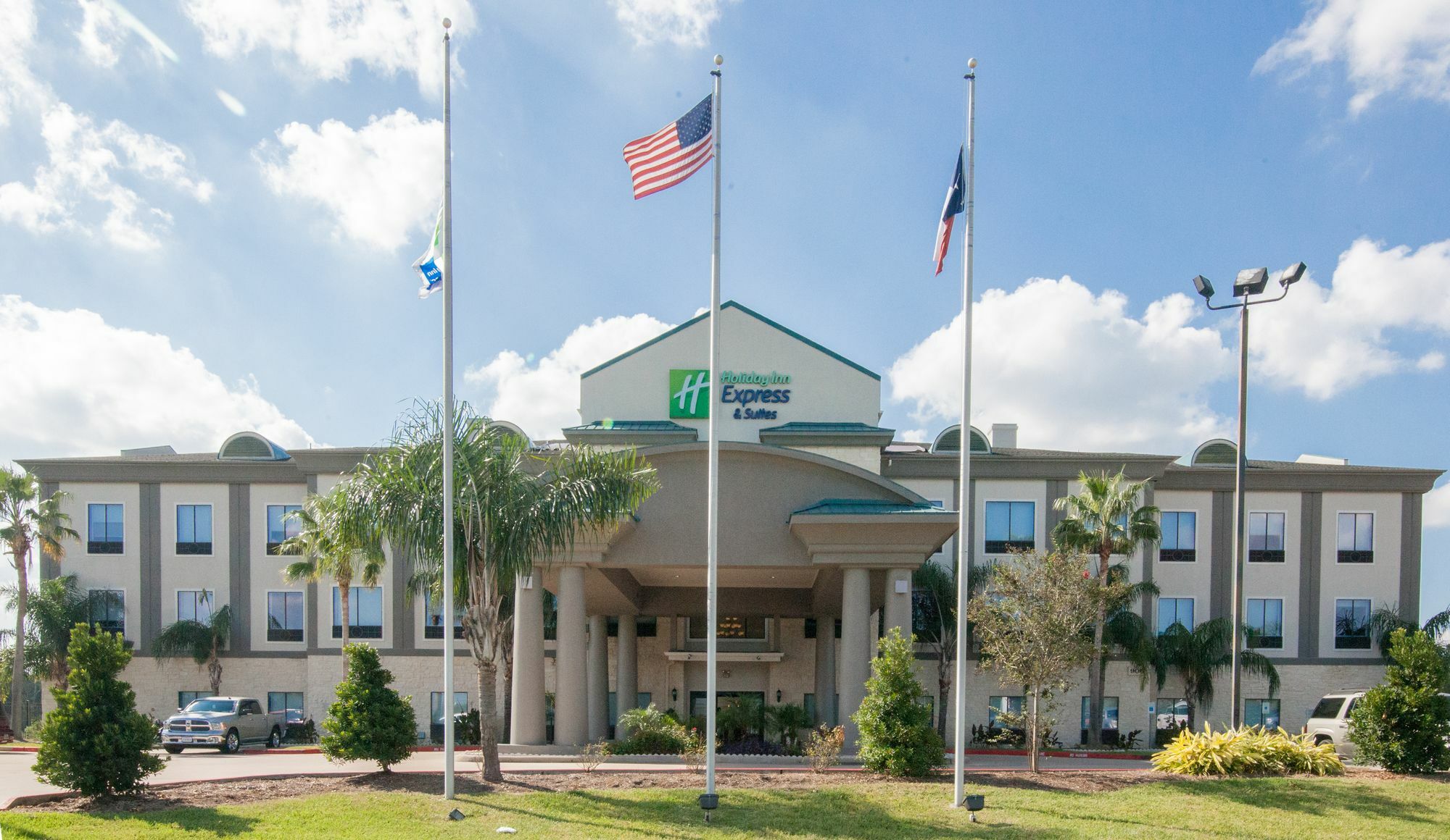 Holiday Inn Express Houston-Alvin By Ihg Exterior photo