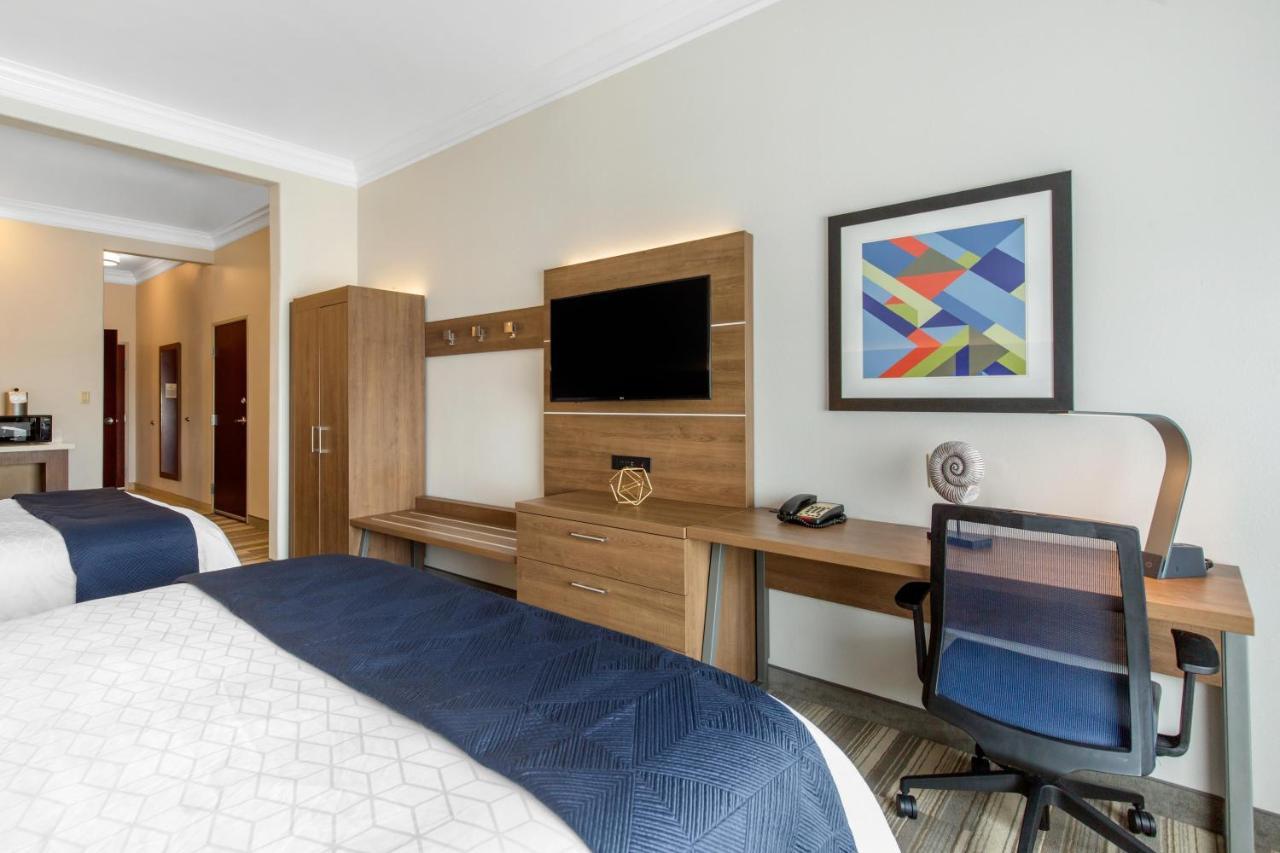 Holiday Inn Express Houston-Alvin By Ihg Exterior photo