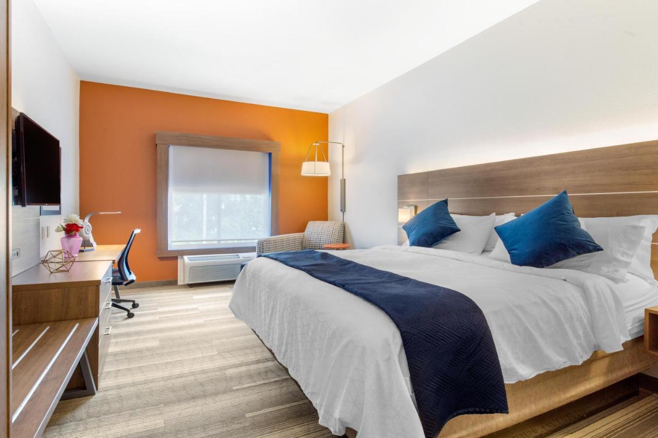 Holiday Inn Express Houston-Alvin By Ihg Exterior photo