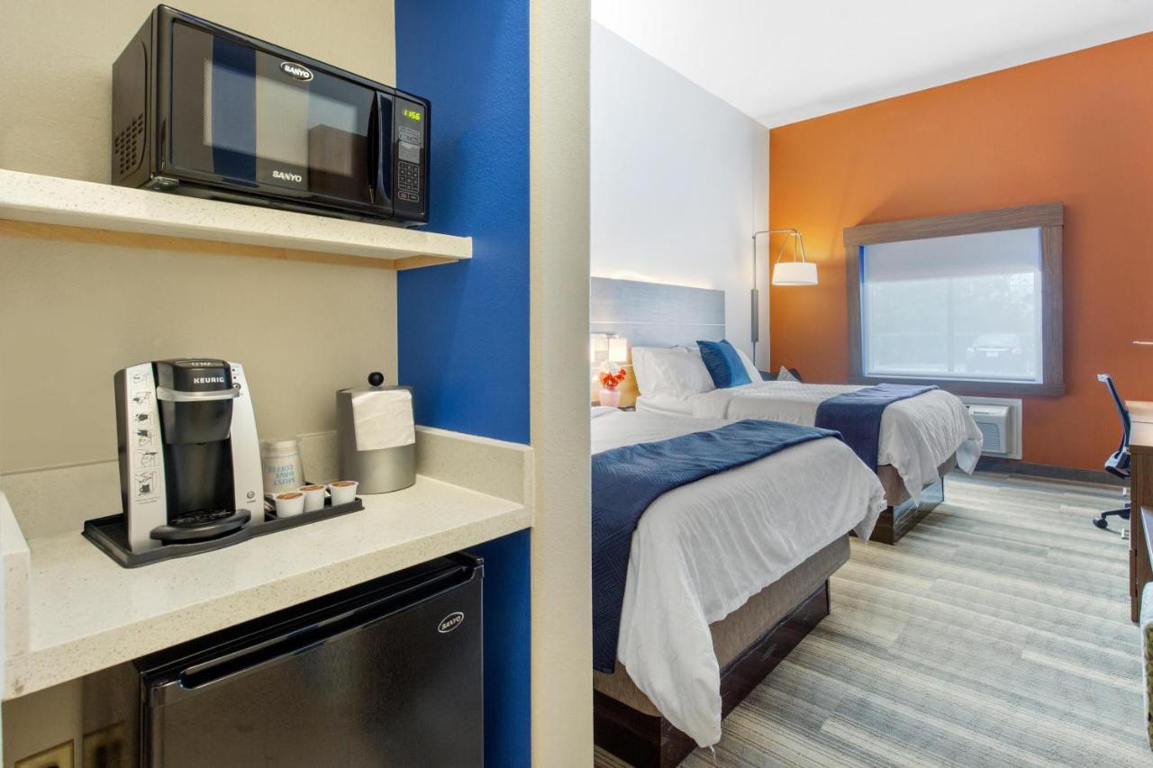 Holiday Inn Express Houston-Alvin By Ihg Exterior photo