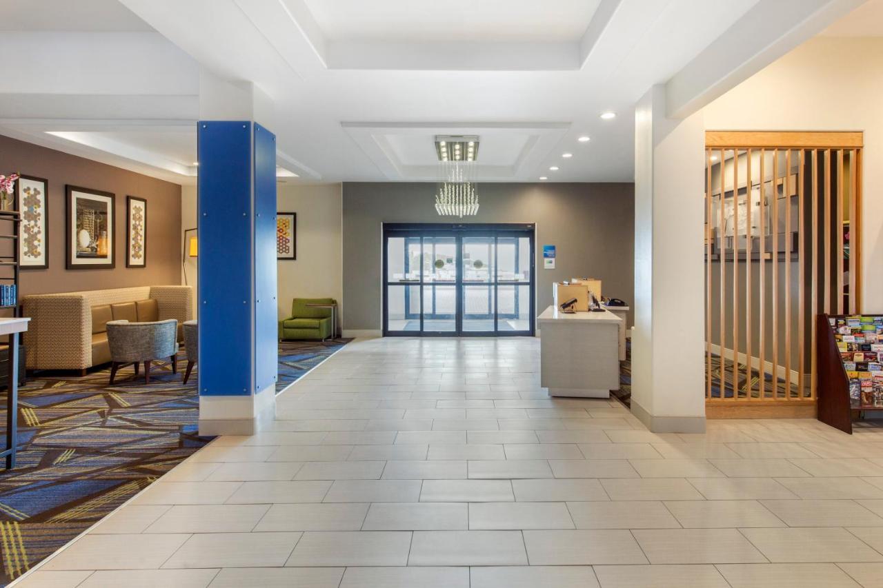 Holiday Inn Express Houston-Alvin By Ihg Exterior photo