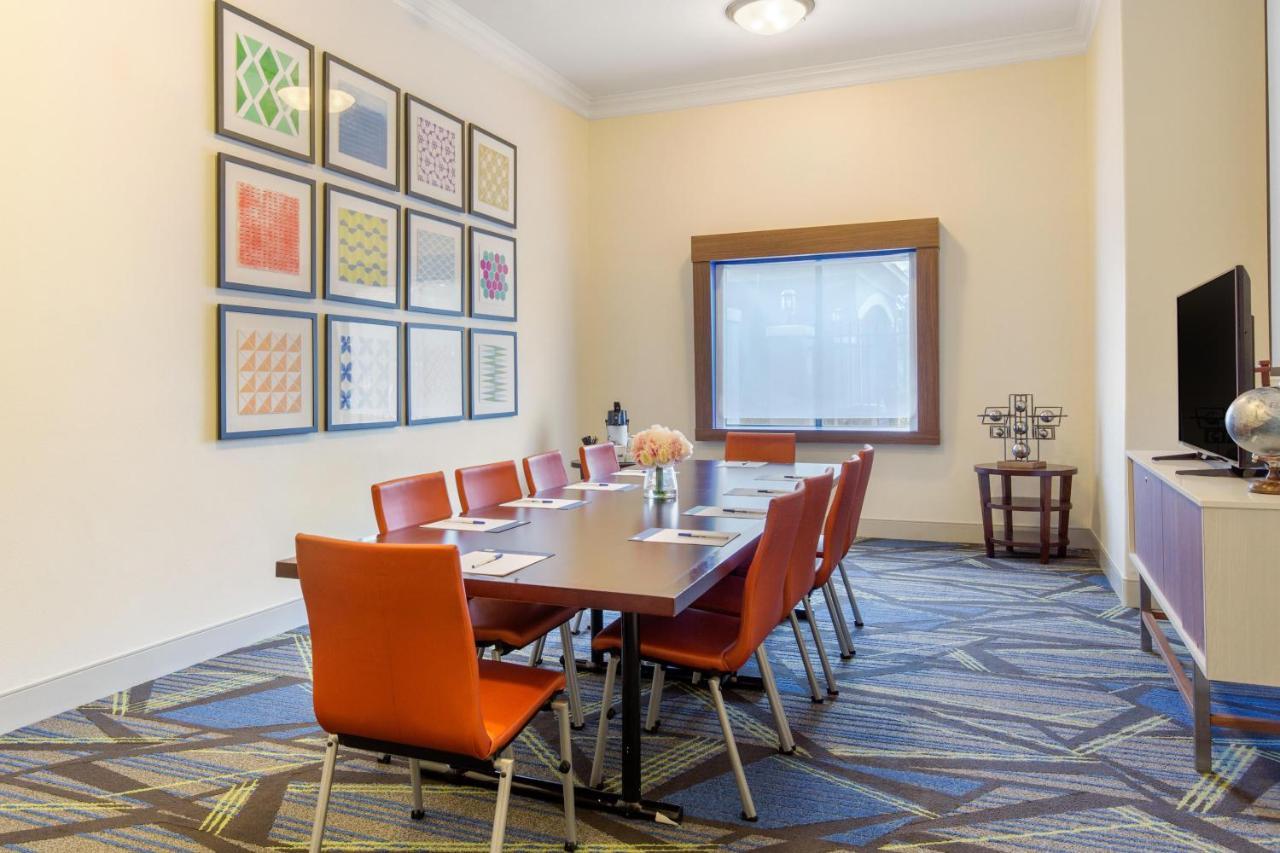 Holiday Inn Express Houston-Alvin By Ihg Exterior photo